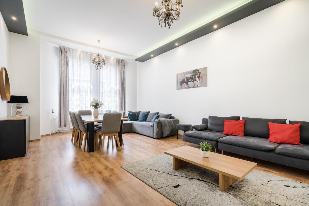 Real Apartments Zichy Budapest Exteriör bild