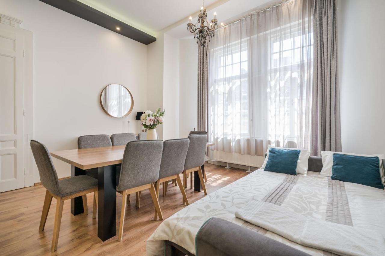 Real Apartments Zichy Budapest Exteriör bild