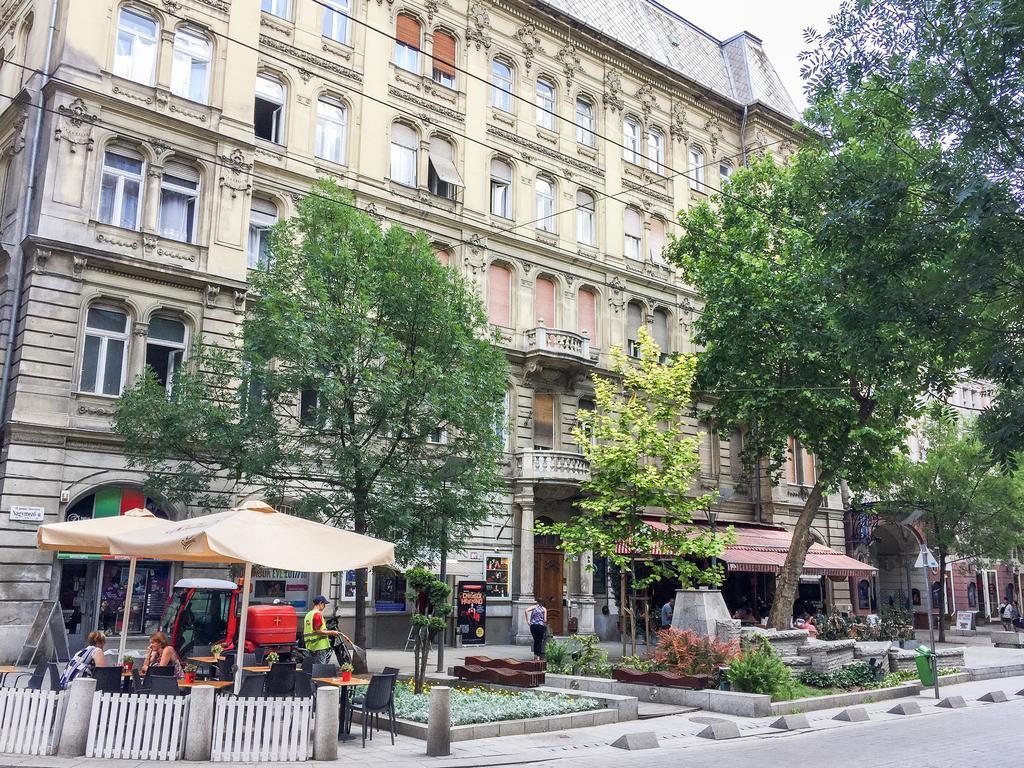 Real Apartments Zichy Budapest Exteriör bild