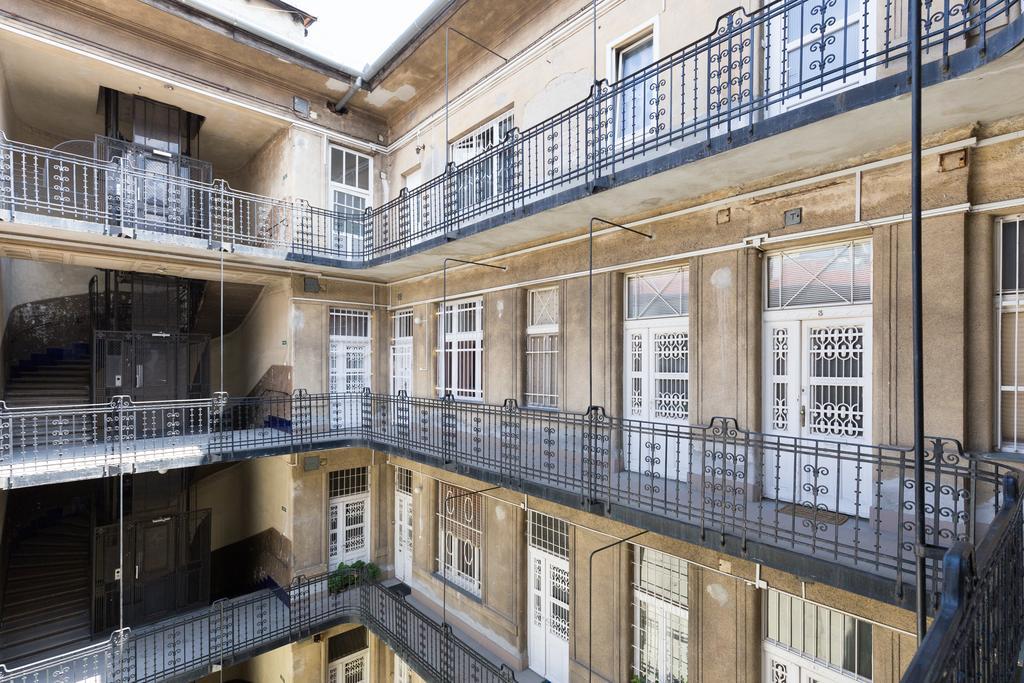 Real Apartments Zichy Budapest Exteriör bild